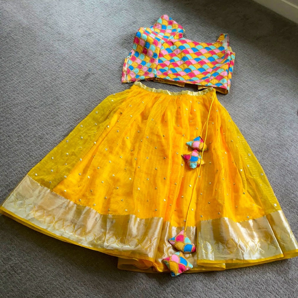 Gorgeous big girls skirt and top set 🌻